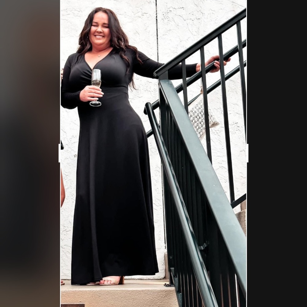 Extremely comfortable and flattering floor length dress!